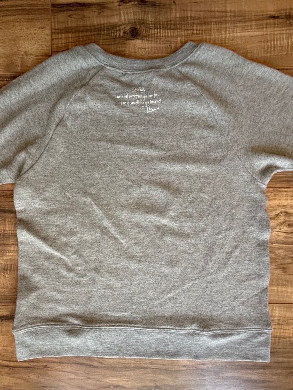 Peace Love World Comfy Graphic Top - Picture 5 of 10